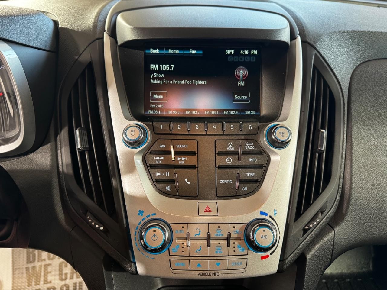 Chevrolet Equinox Vehicle Full-screen Gallery Image 18