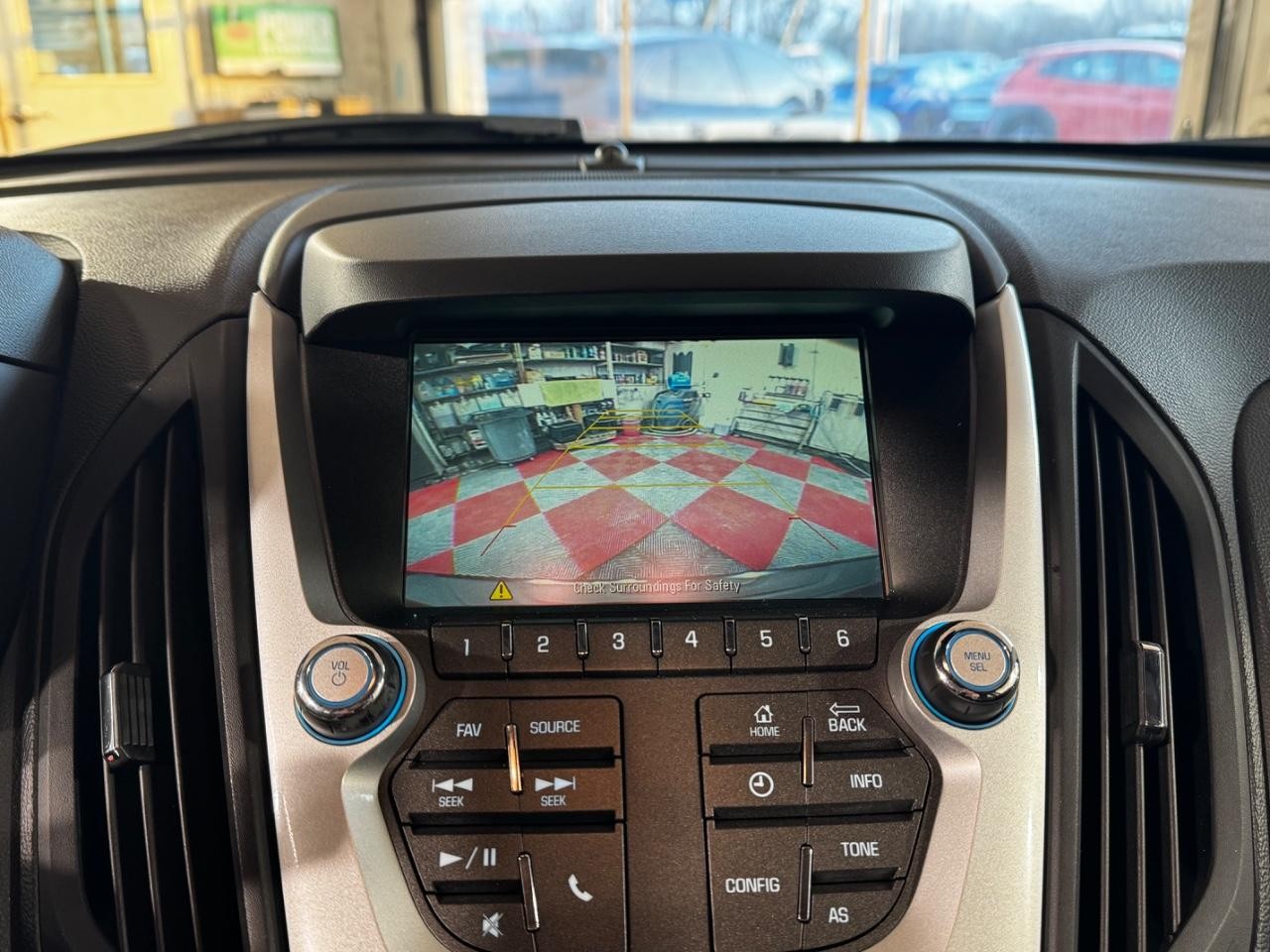 Chevrolet Equinox Vehicle Full-screen Gallery Image 20