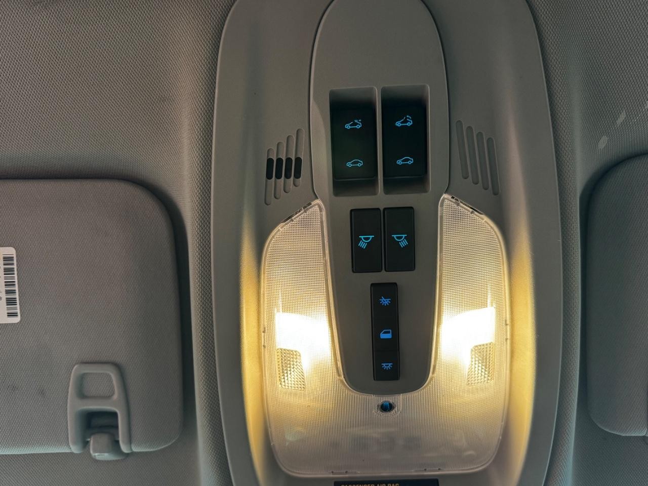 Chevrolet Equinox Vehicle Full-screen Gallery Image 21