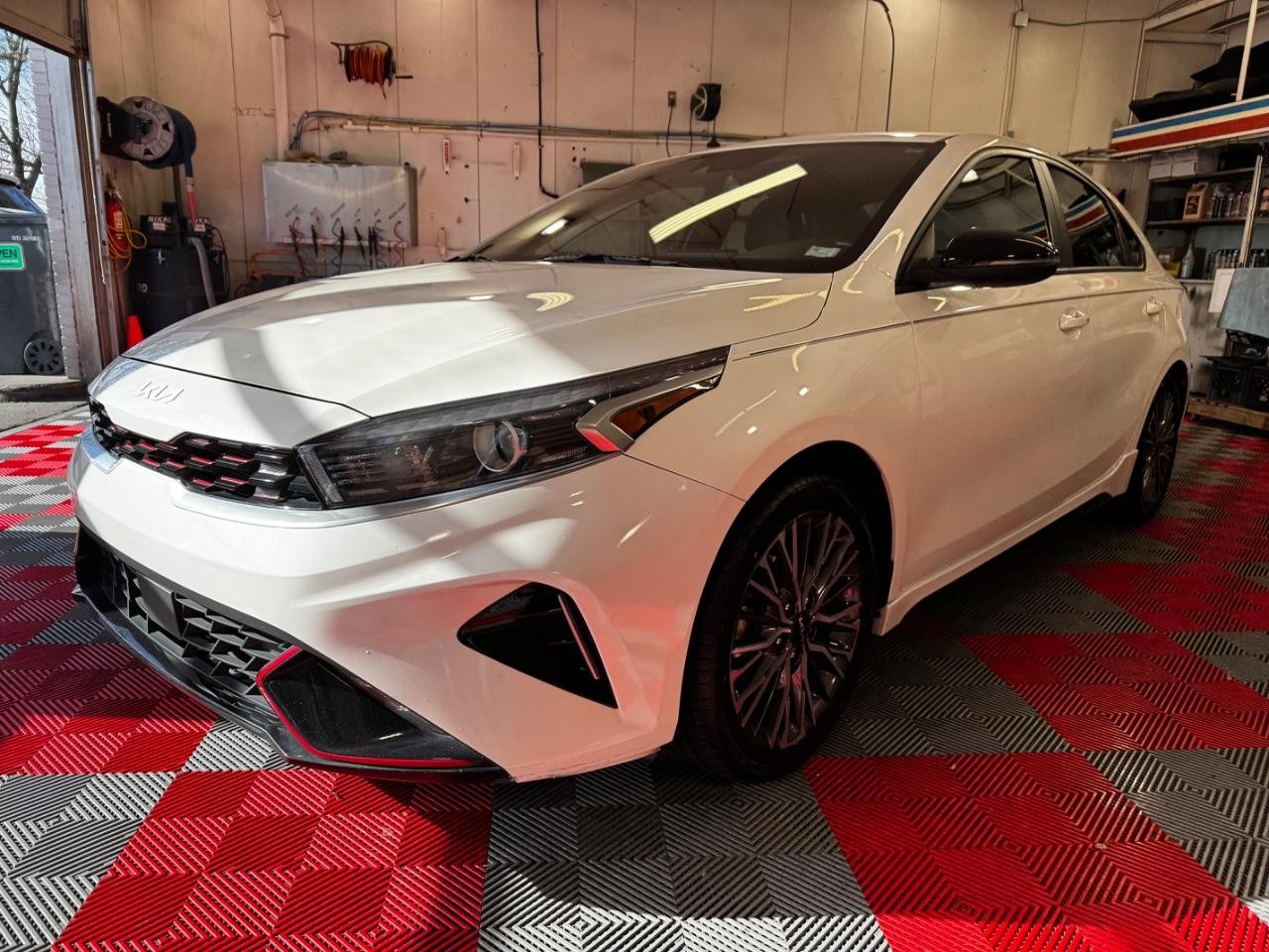 View vehicle photo 3