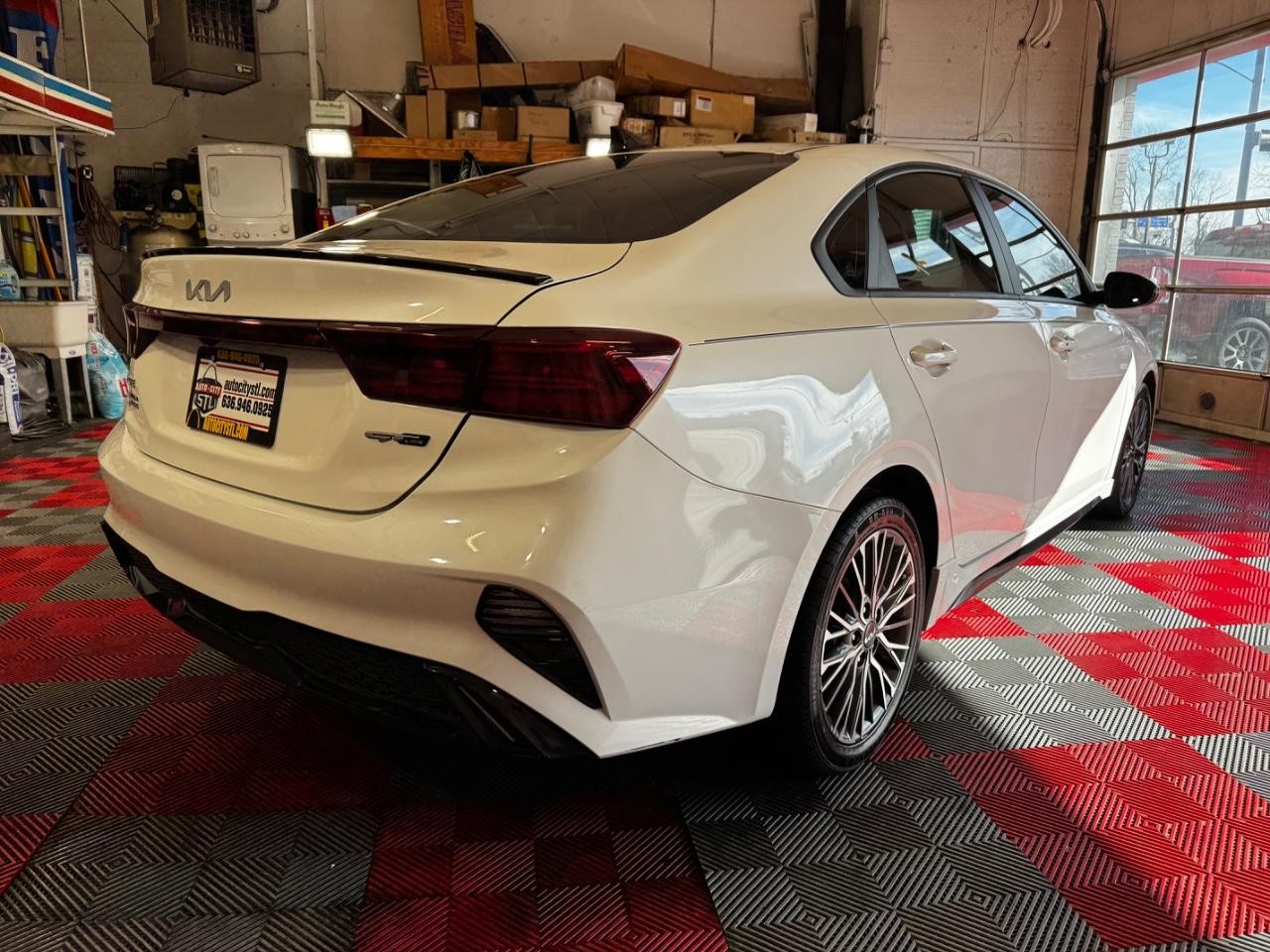 View vehicle photo 7