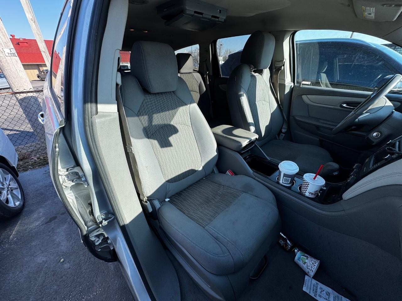 Chevrolet Traverse Vehicle Full-screen Gallery Image 05