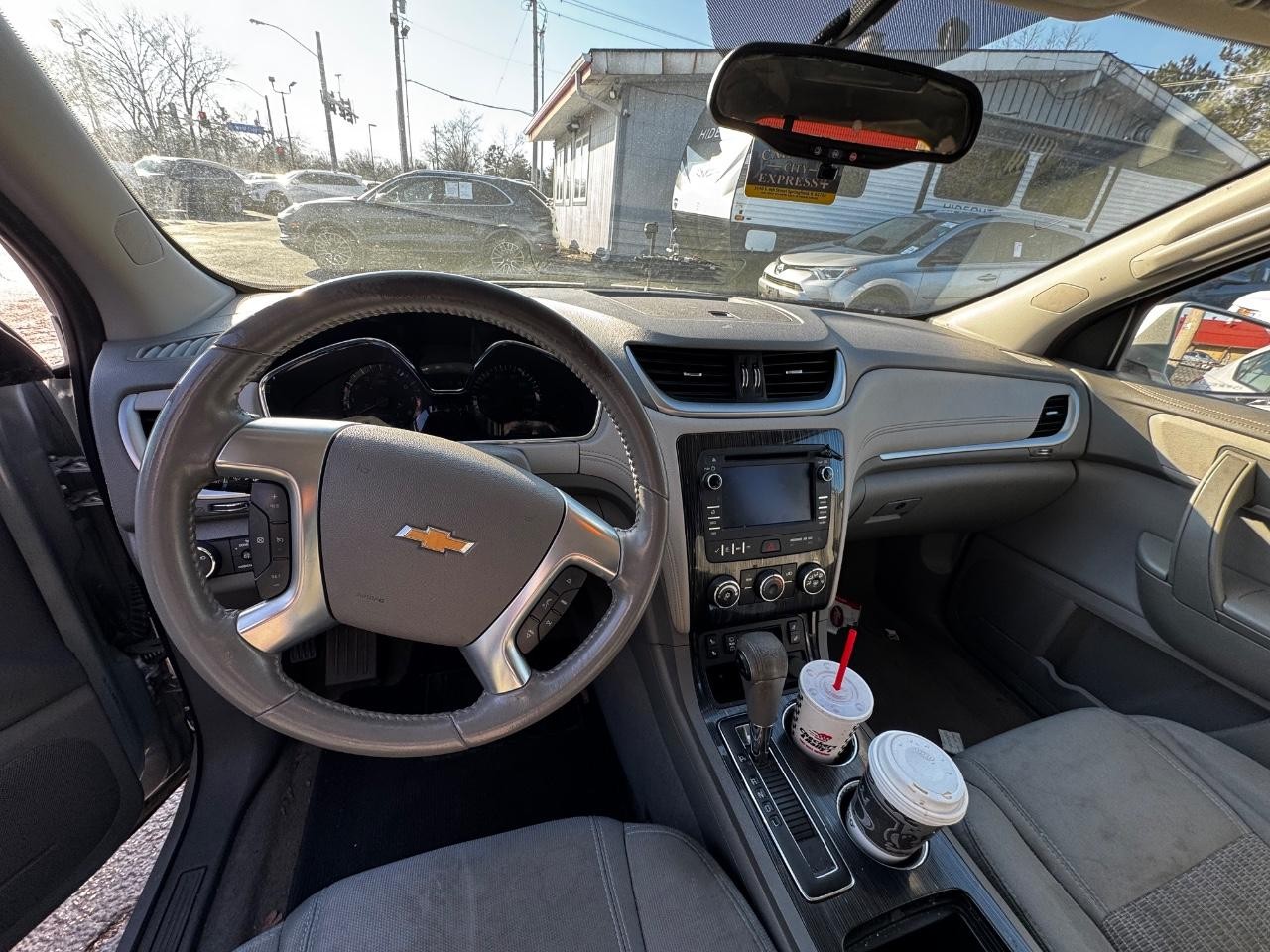 Chevrolet Traverse Vehicle Full-screen Gallery Image 09