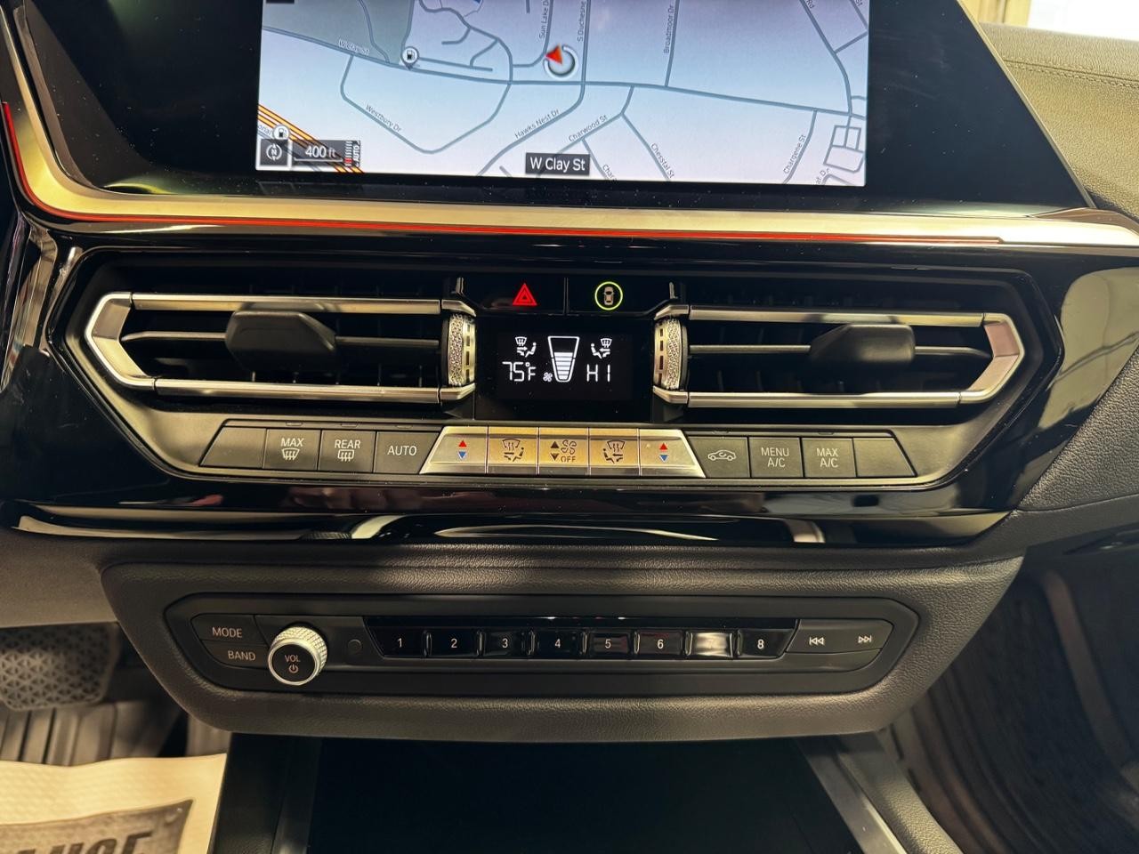 BMW Z4 Vehicle Full-screen Gallery Image 20