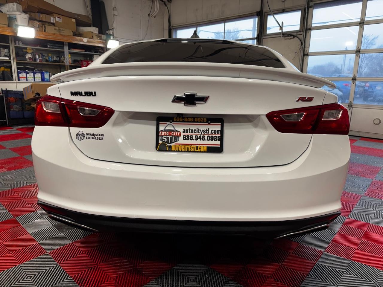 Chevrolet Malibu Vehicle Full-screen Gallery Image 06