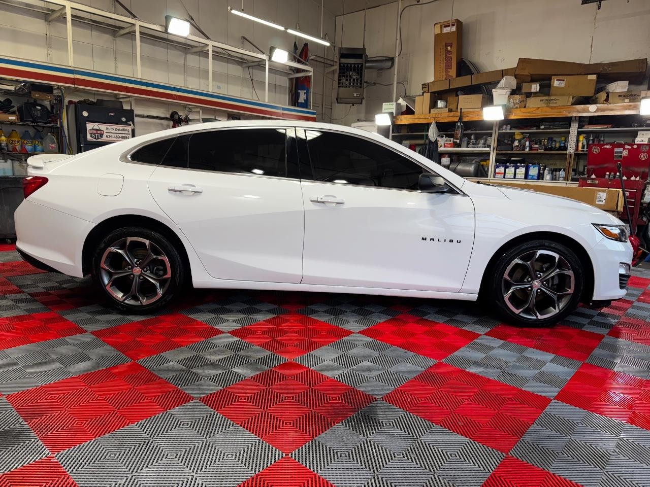 Chevrolet Malibu Vehicle Full-screen Gallery Image 08