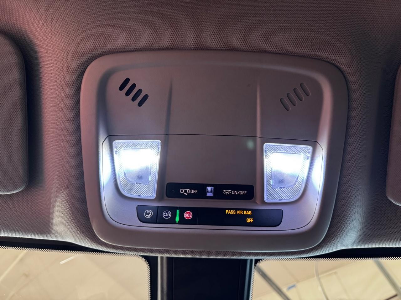 Chevrolet Malibu Vehicle Full-screen Gallery Image 22