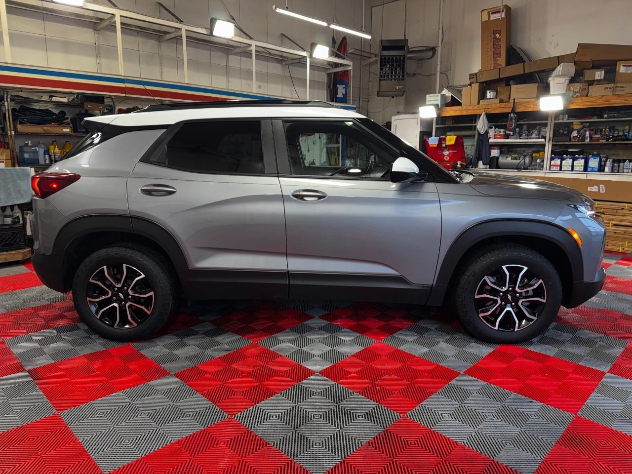 Chevrolet Trailblazer Vehicle Full-screen Gallery Image 08