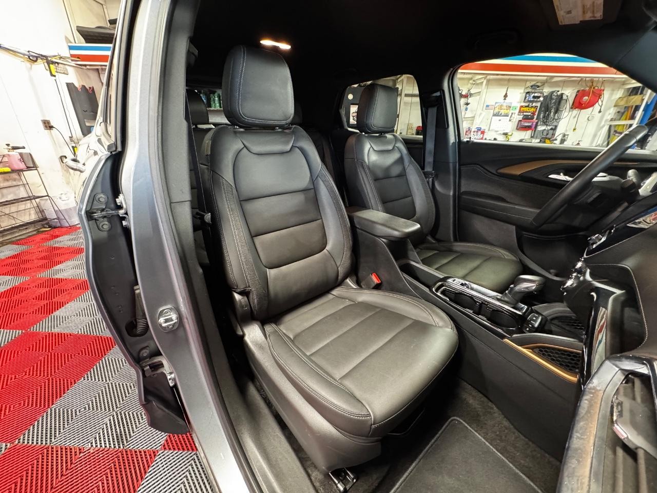 Chevrolet Trailblazer Vehicle Full-screen Gallery Image 09