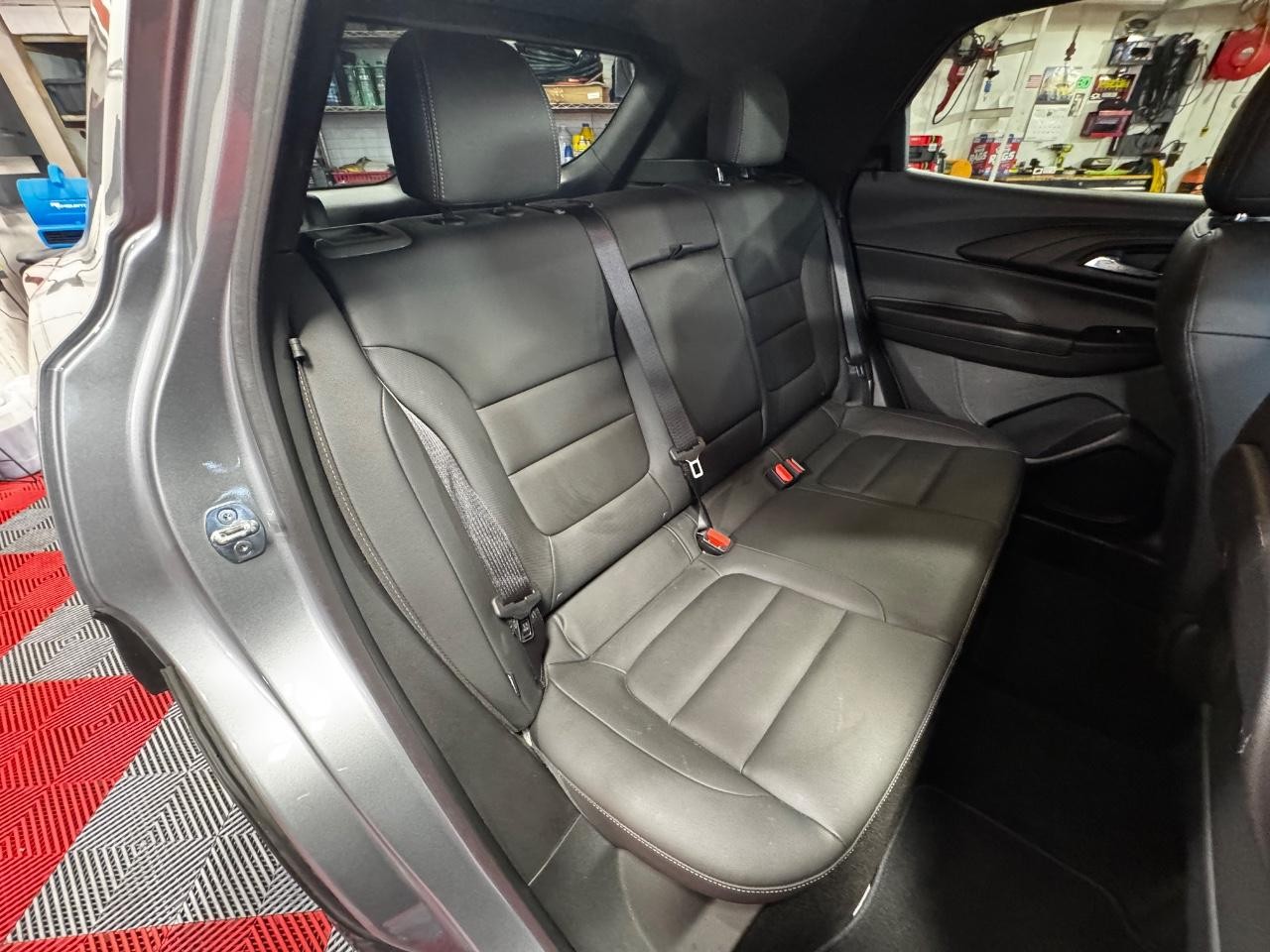 Chevrolet Trailblazer Vehicle Full-screen Gallery Image 10