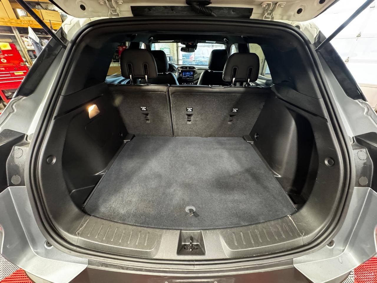 Chevrolet Trailblazer Vehicle Full-screen Gallery Image 11