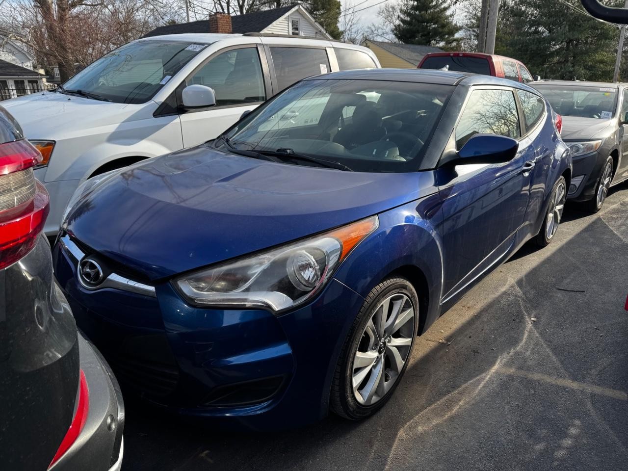 Hyundai Veloster Vehicle Full-screen Gallery Image 02