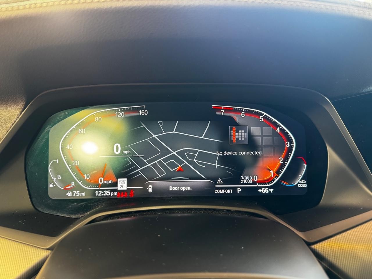 BMW X5 Vehicle Full-screen Gallery Image 19