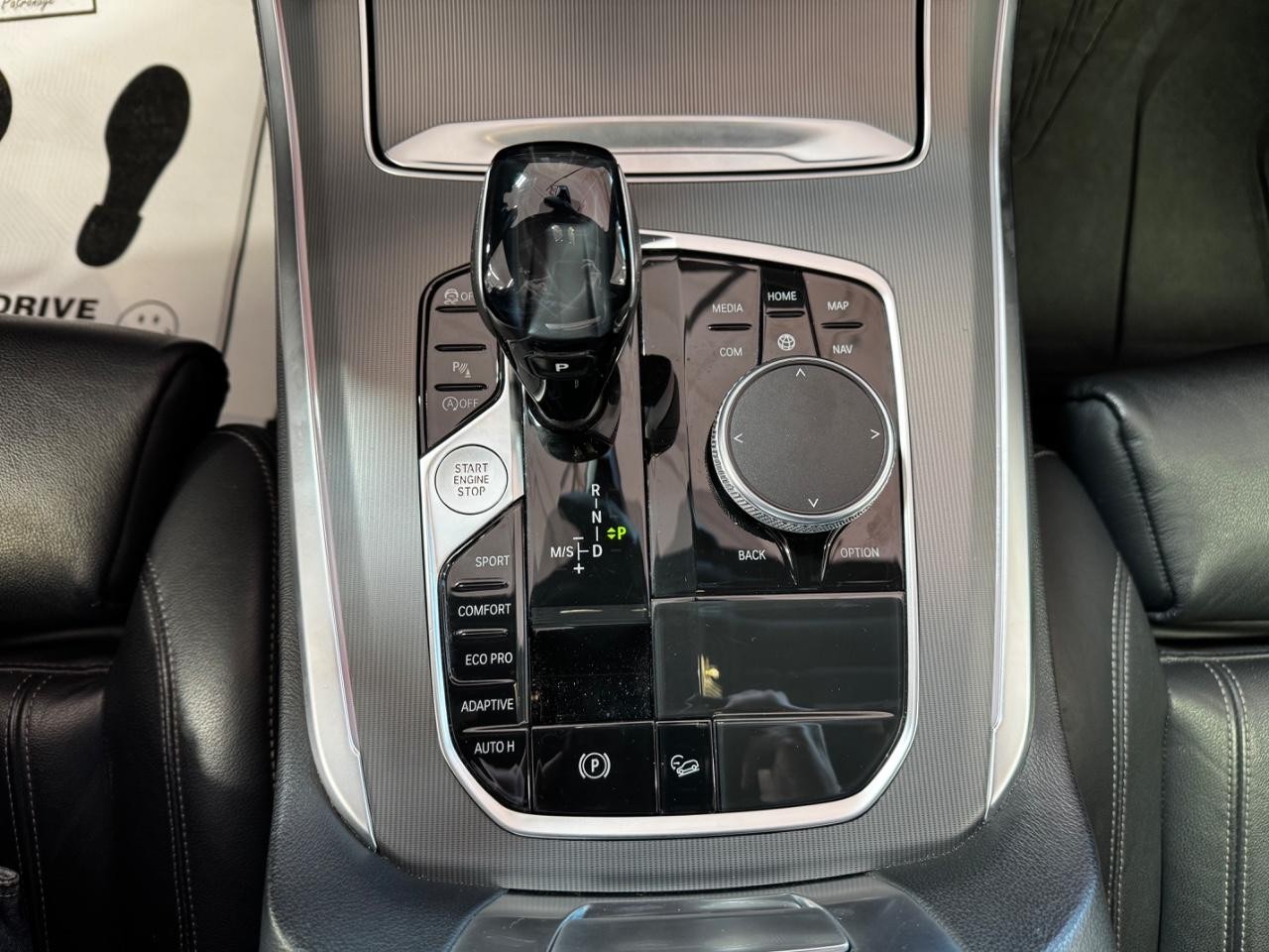 BMW X5 Vehicle Full-screen Gallery Image 22