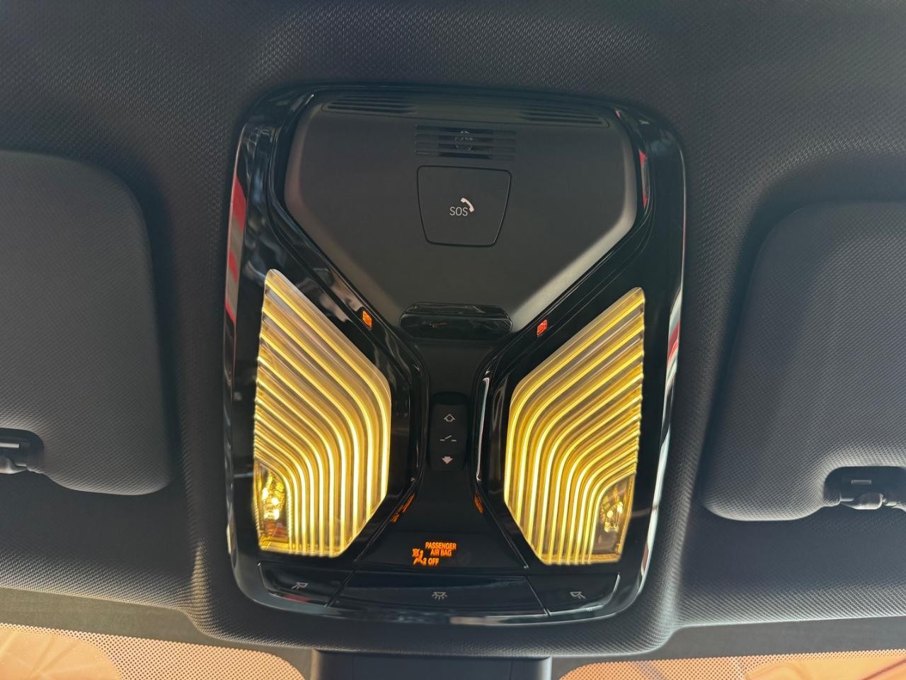 BMW X5 Vehicle Full-screen Gallery Image 23