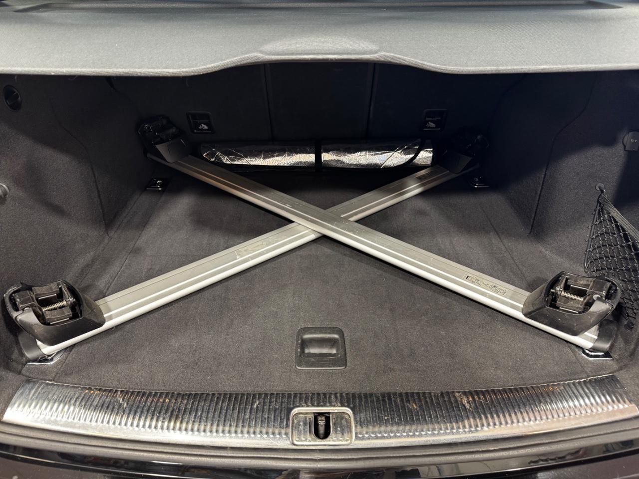 Audi Q5 Vehicle Full-screen Gallery Image 12