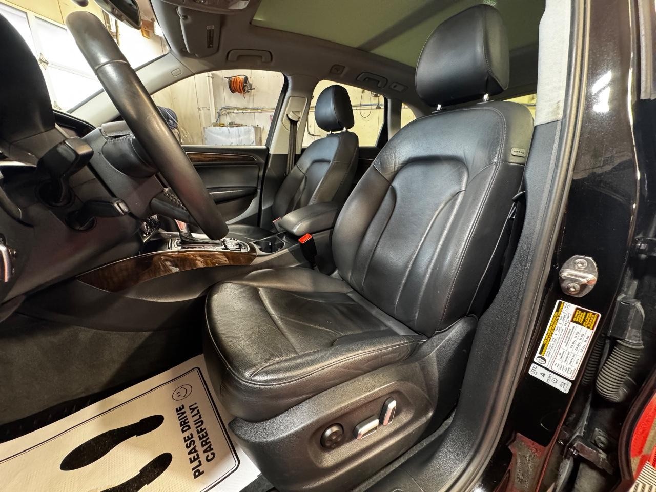 Audi Q5 Vehicle Full-screen Gallery Image 15