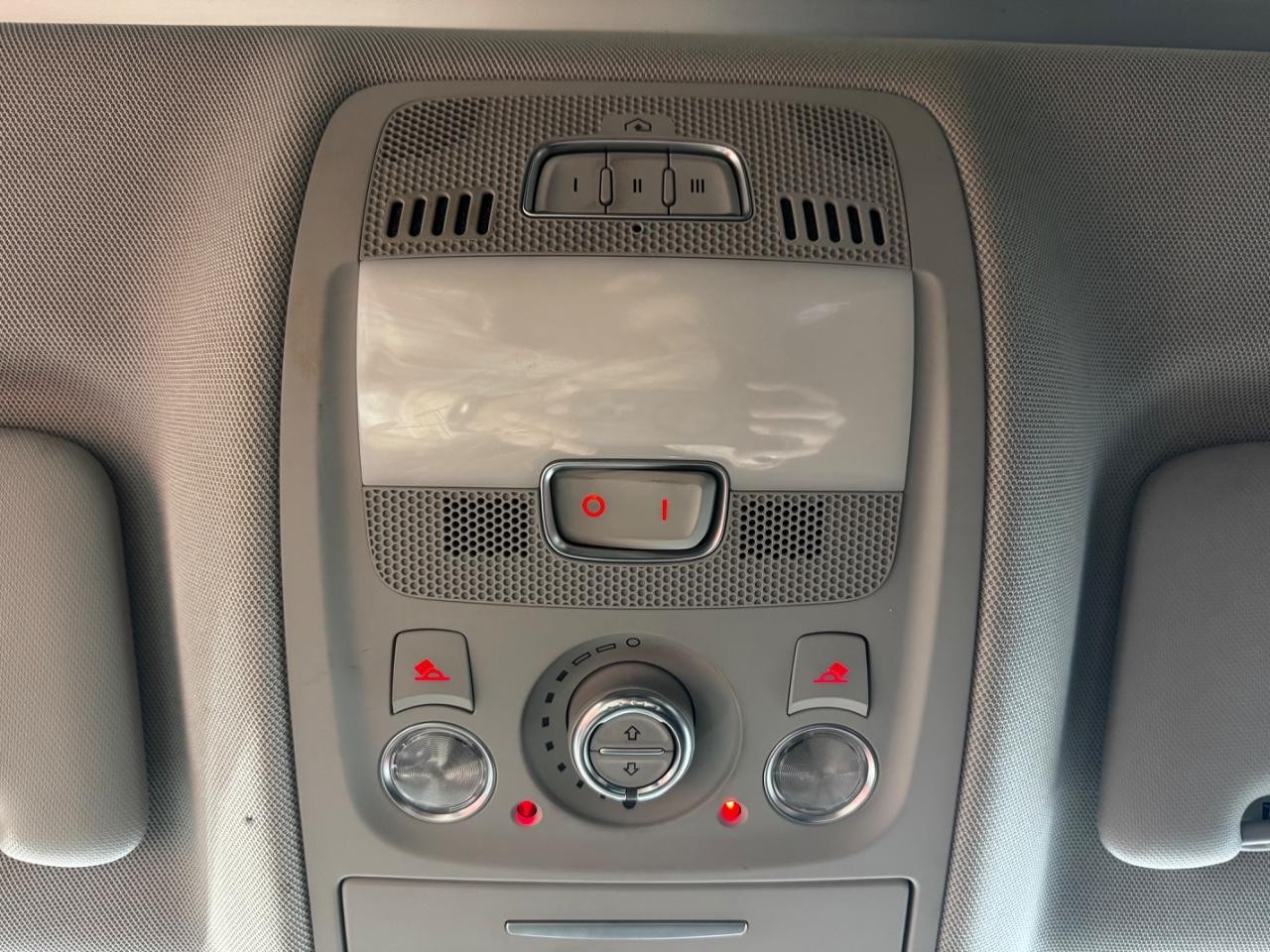 Audi Q5 Vehicle Full-screen Gallery Image 24