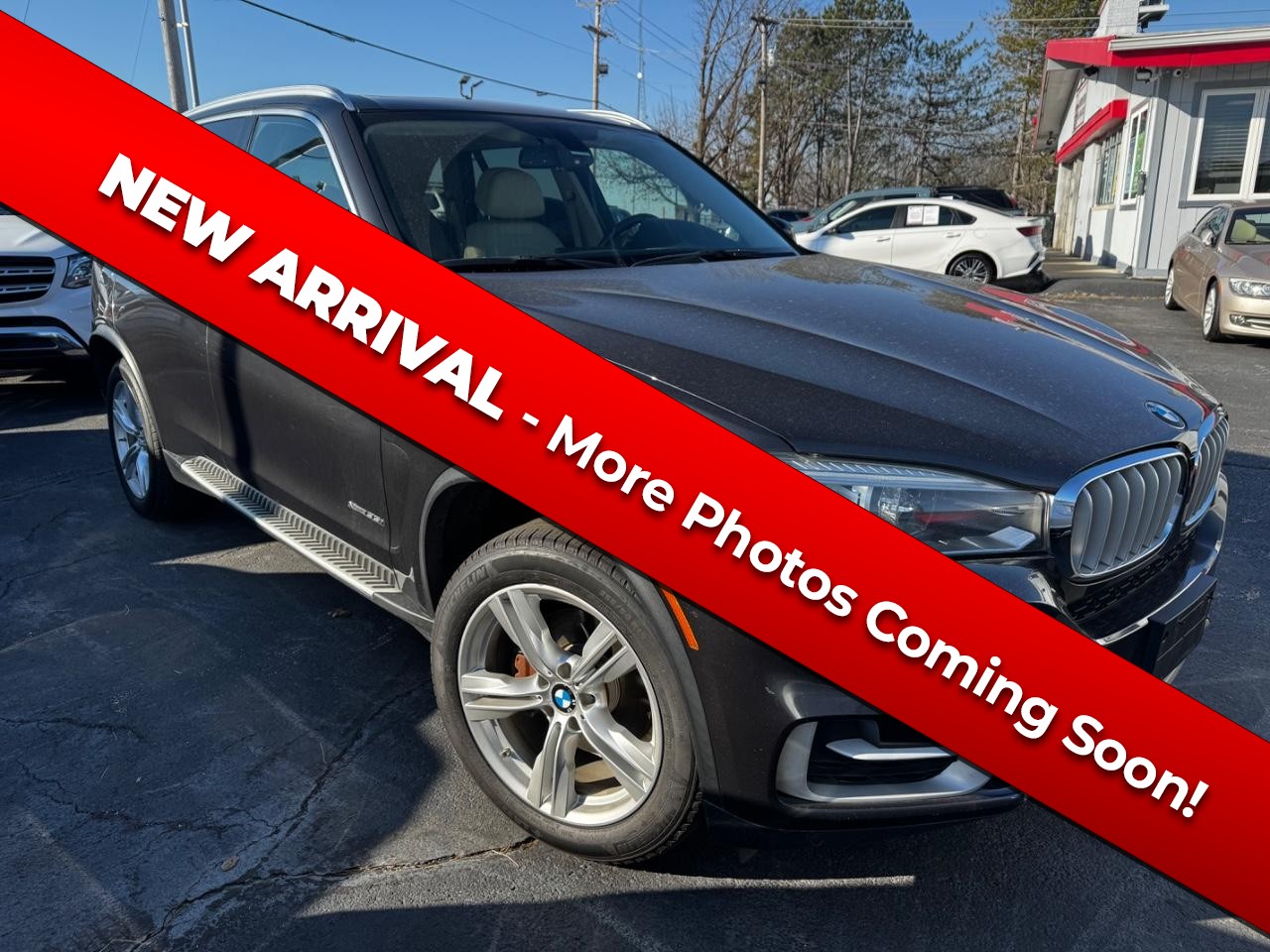 BMW X5 Vehicle Full-screen Gallery Image 01