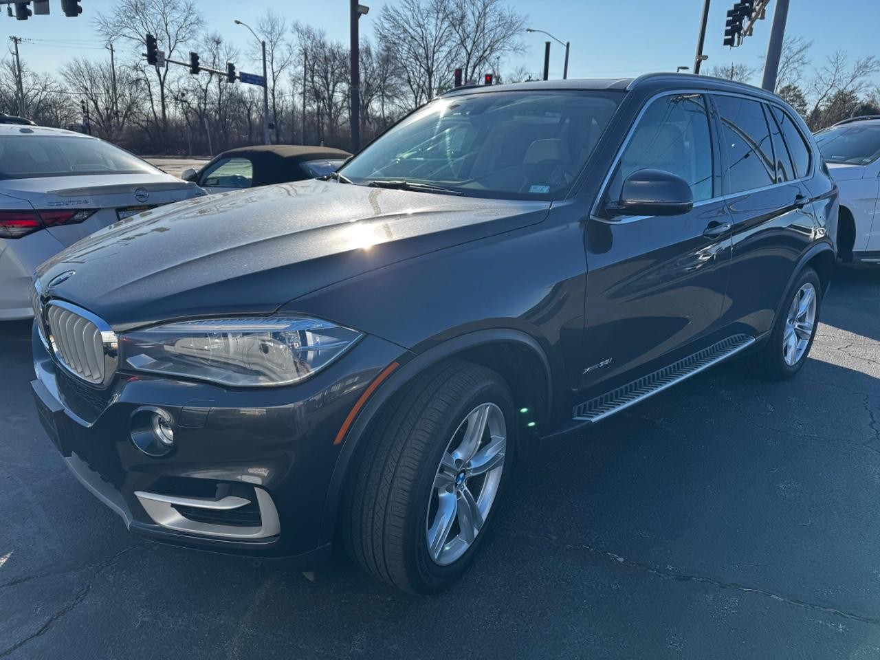 BMW X5 Vehicle Full-screen Gallery Image 02