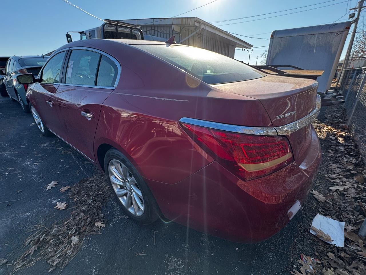 Buick LaCrosse Vehicle Full-screen Gallery Image 03