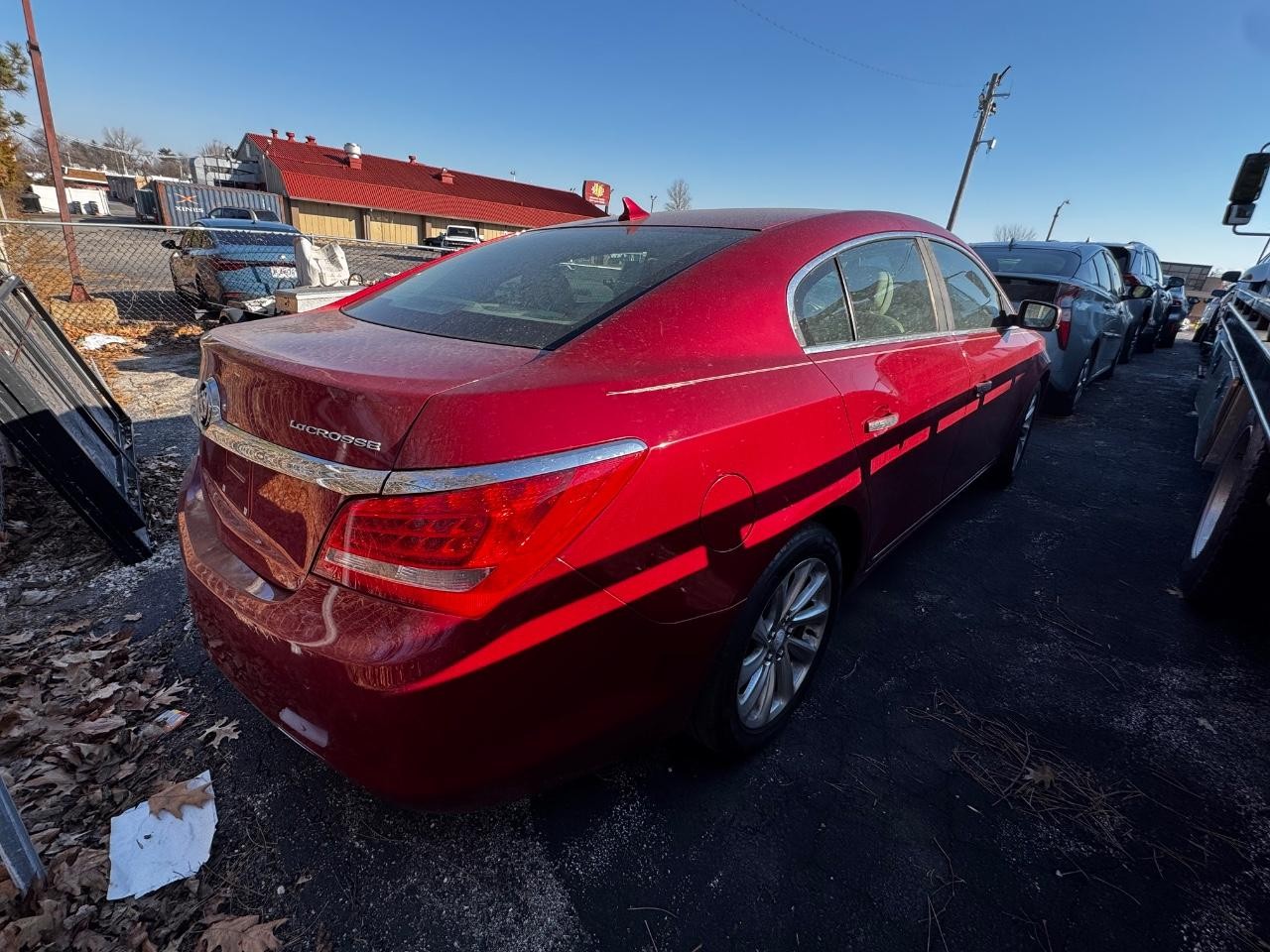 Buick LaCrosse Vehicle Full-screen Gallery Image 04