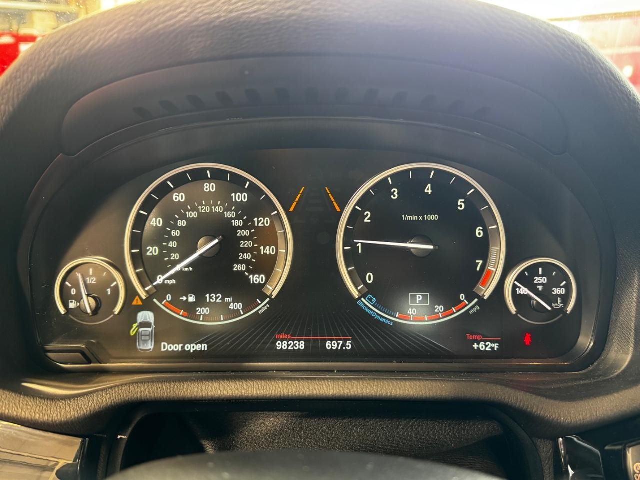 BMW X3 Vehicle Full-screen Gallery Image 19