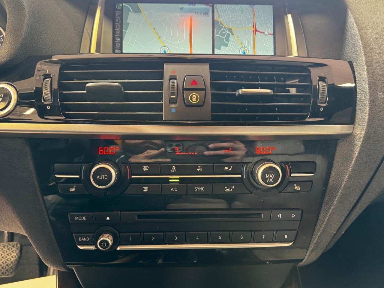 BMW X3 Vehicle Full-screen Gallery Image 21