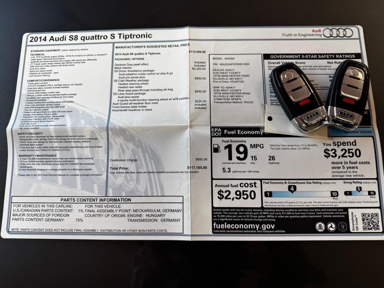 Audi S8 Vehicle Full-screen Gallery Image 28