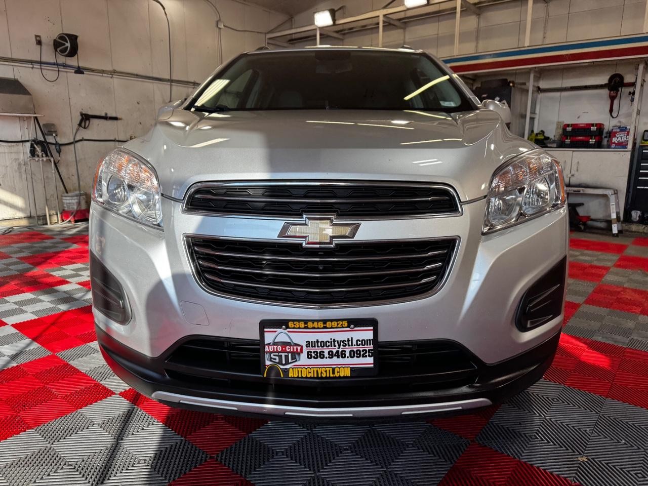 Chevrolet Trax Vehicle Full-screen Gallery Image 02