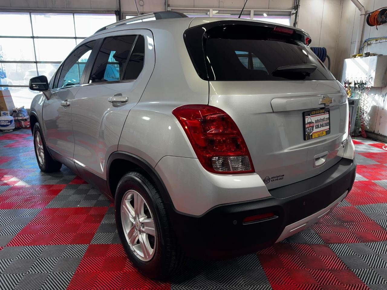 Chevrolet Trax Vehicle Full-screen Gallery Image 05