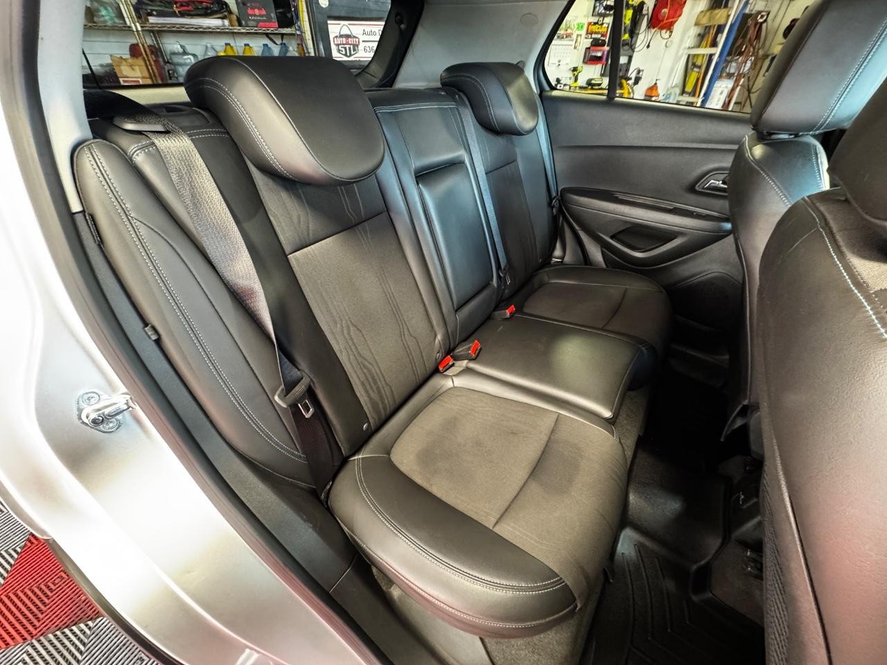 Chevrolet Trax Vehicle Full-screen Gallery Image 10