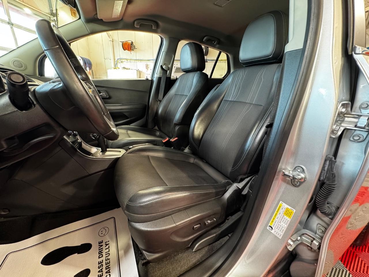 Chevrolet Trax Vehicle Full-screen Gallery Image 14