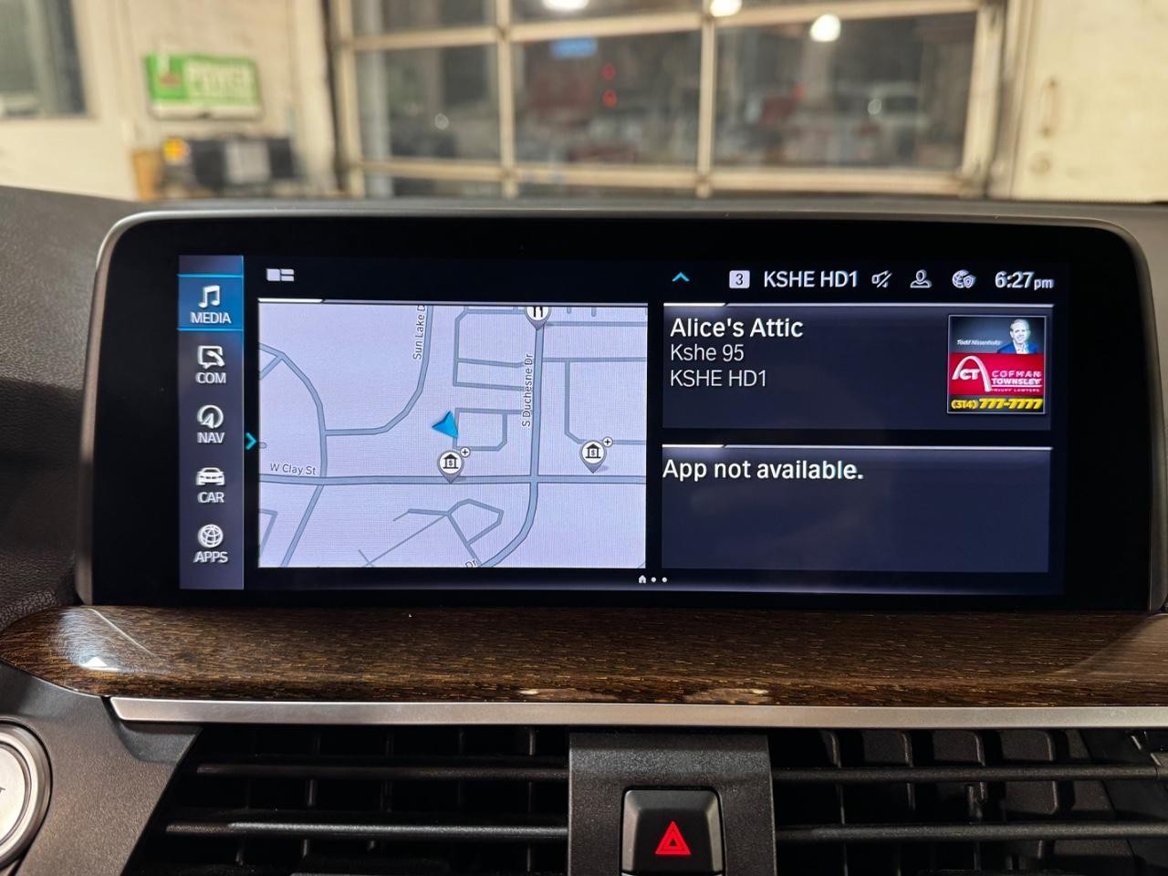 BMW X3 Vehicle Full-screen Gallery Image 20