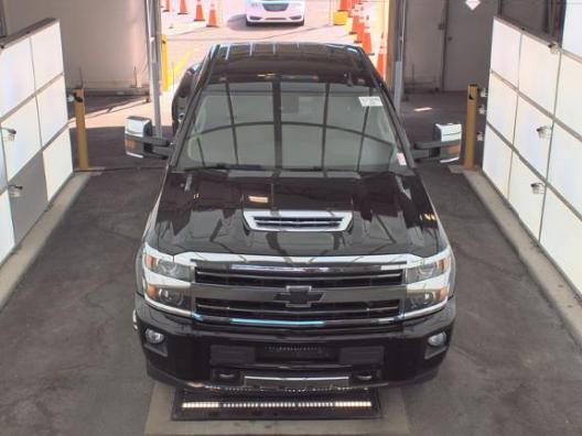 Chevrolet Silverado 3500HD Vehicle Full-screen Gallery Image 02