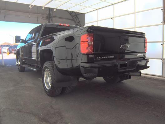 Chevrolet Silverado 3500HD Vehicle Full-screen Gallery Image 04