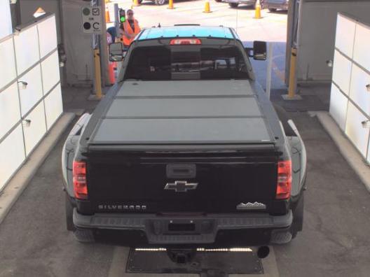 Chevrolet Silverado 3500HD Vehicle Full-screen Gallery Image 05