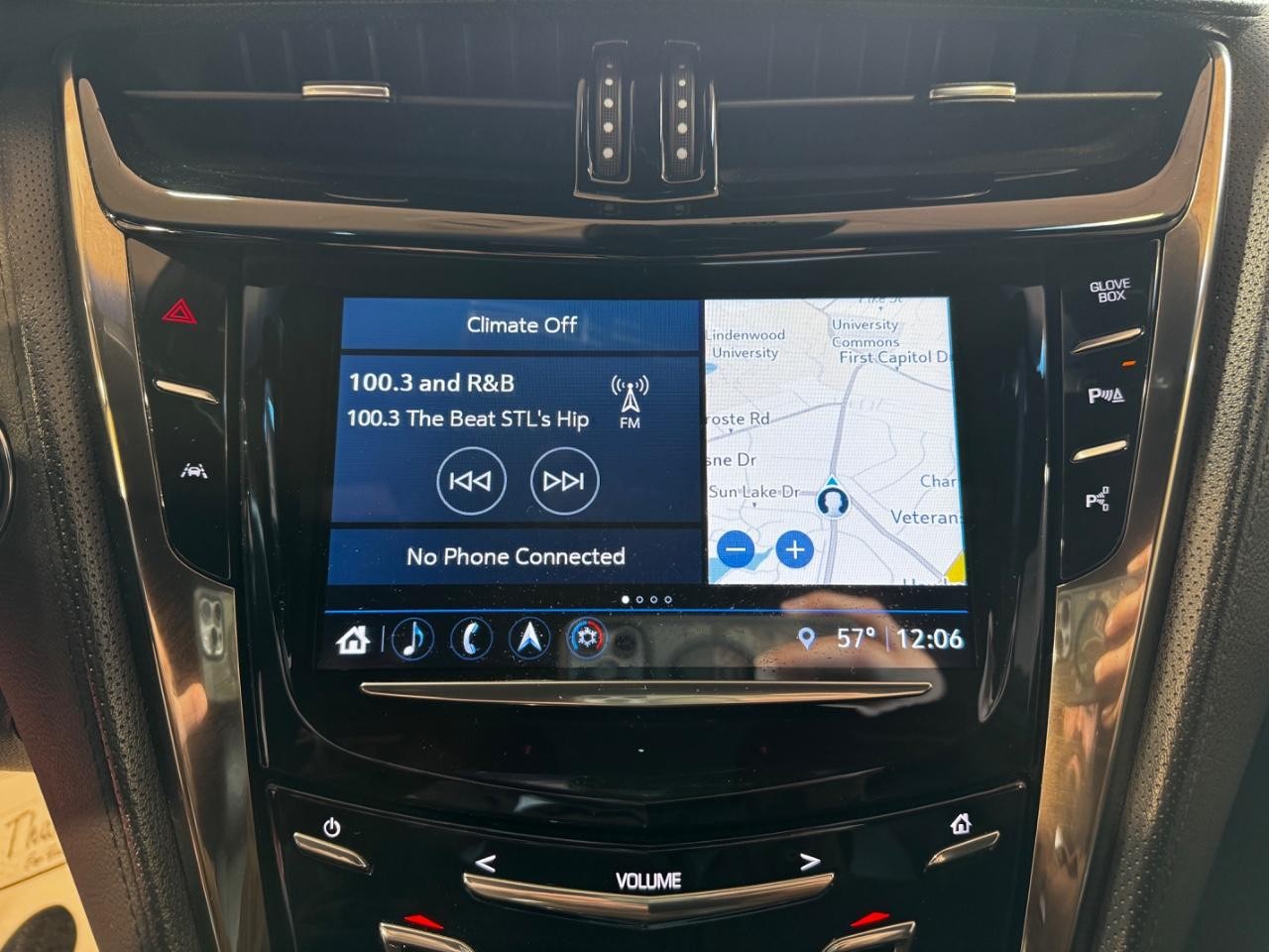 Cadillac CTS-V Sedan Vehicle Full-screen Gallery Image 18