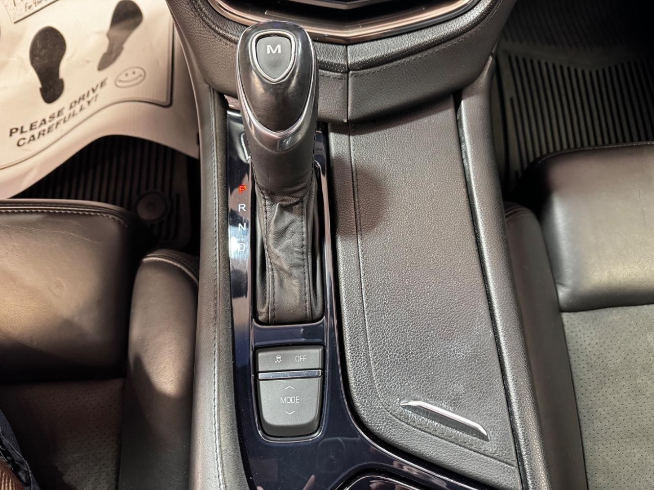 Cadillac CTS-V Sedan Vehicle Full-screen Gallery Image 20