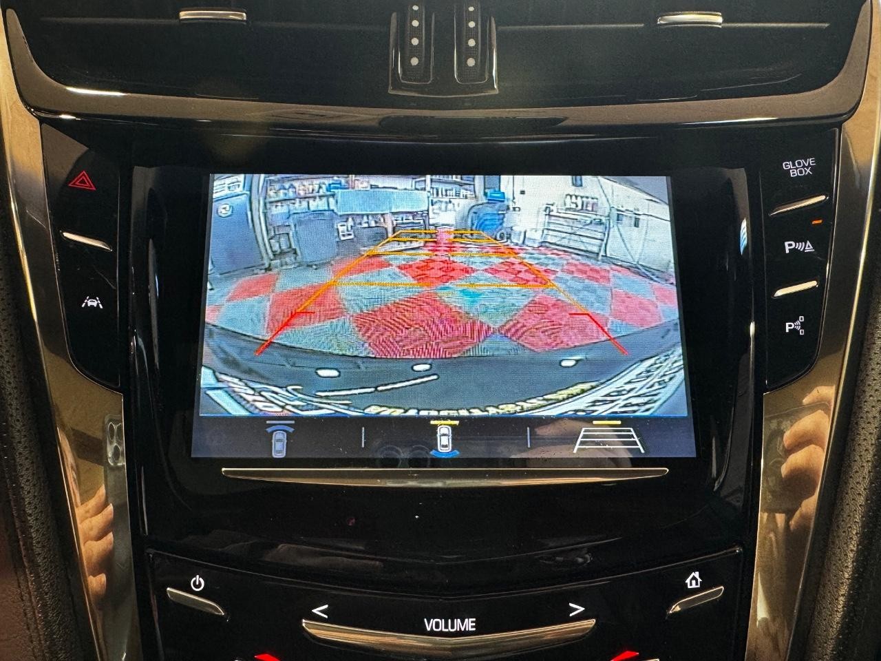 Cadillac CTS-V Sedan Vehicle Full-screen Gallery Image 23