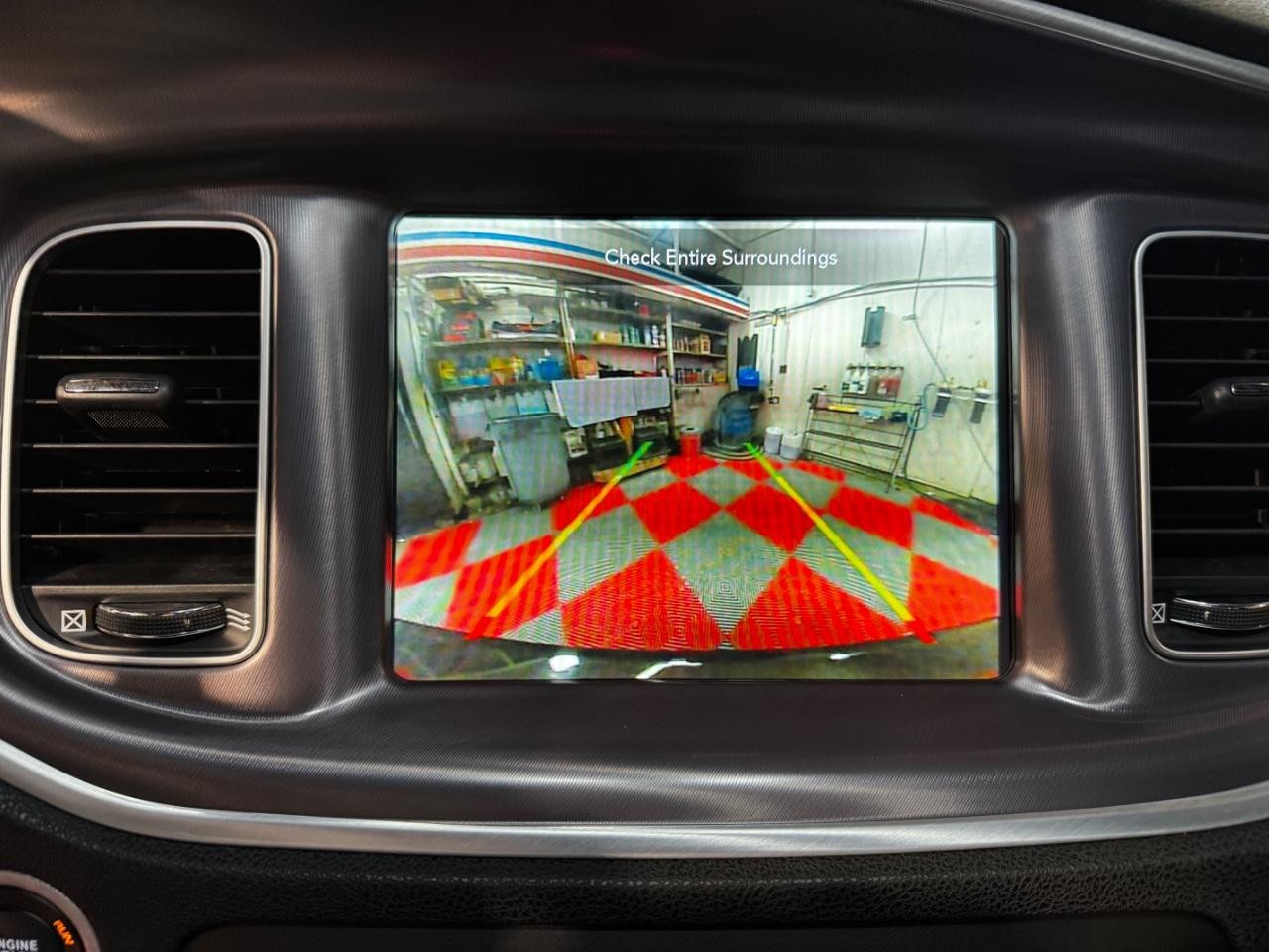 Dodge Charger Vehicle Full-screen Gallery Image 21