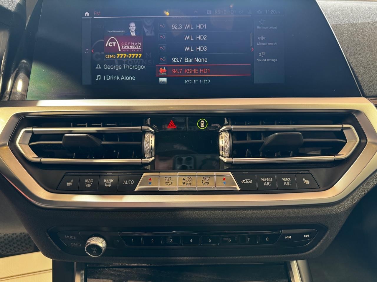 BMW 3 Series Vehicle Full-screen Gallery Image 21