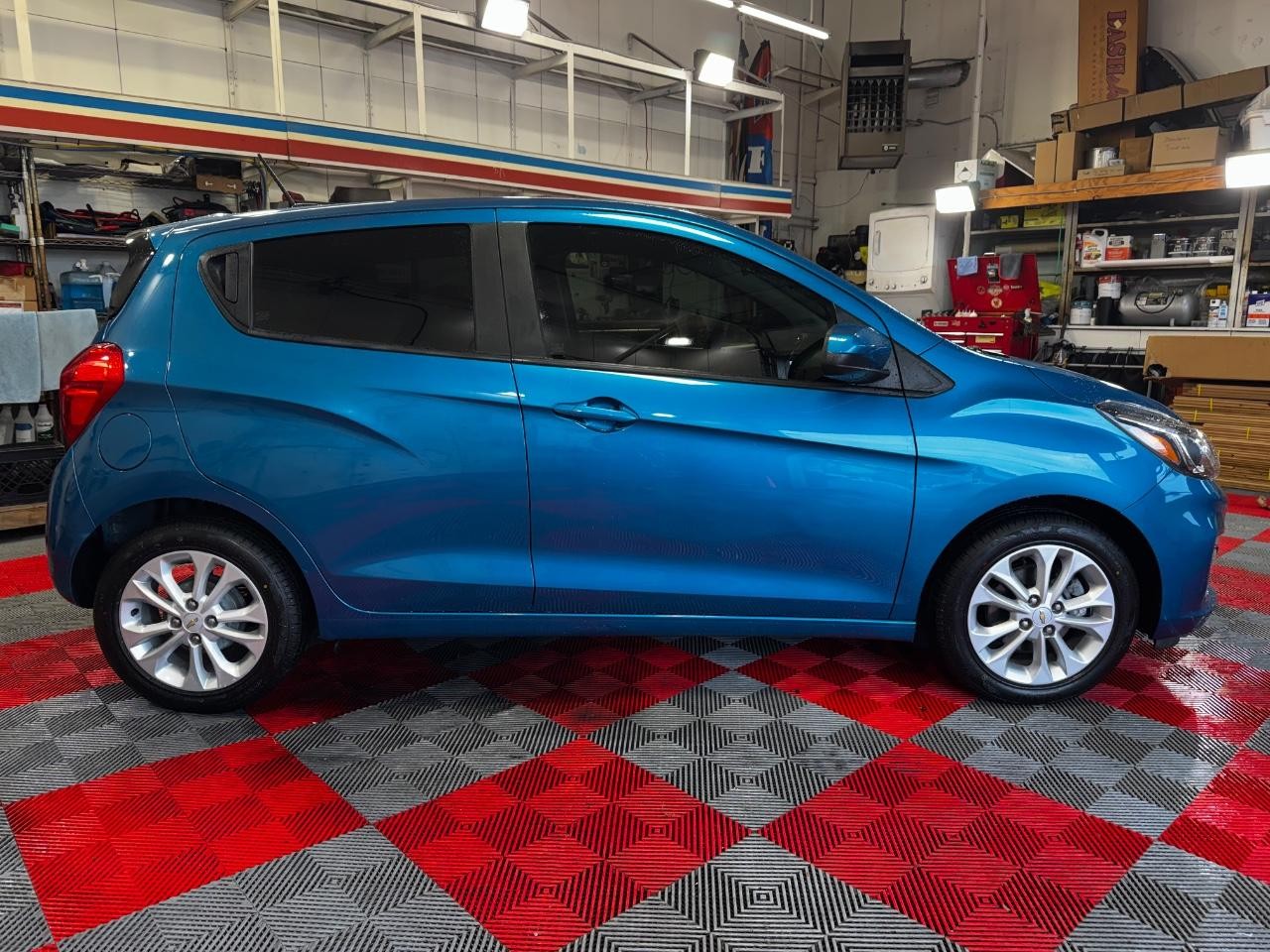 Chevrolet Spark Vehicle Full-screen Gallery Image 08