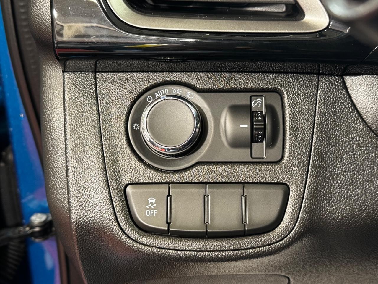 Chevrolet Spark Vehicle Full-screen Gallery Image 15