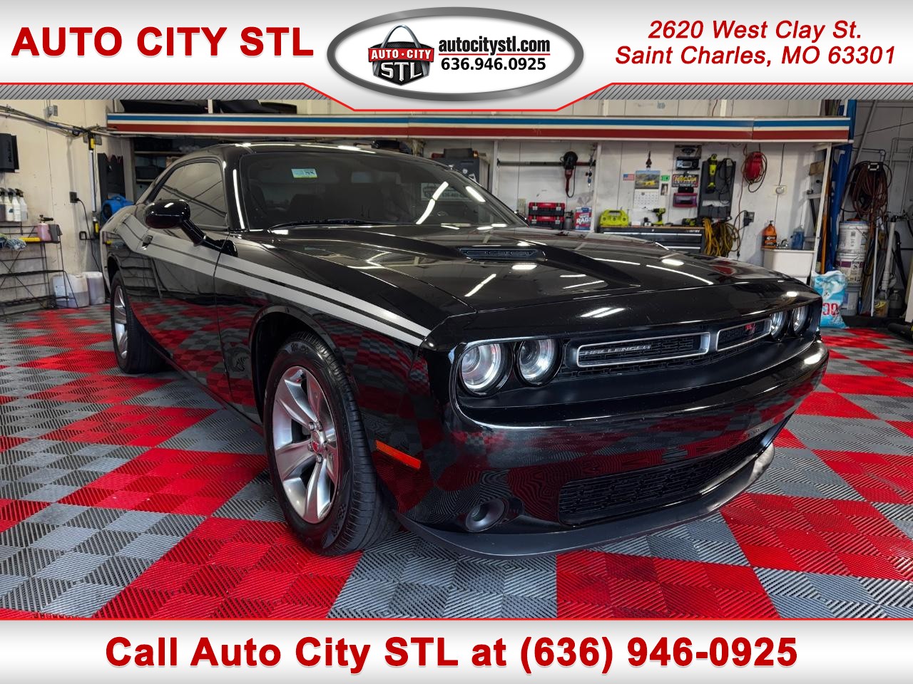 Pitch Black Clearcoat 2019 Dodge Challenger SXT RWD Coupe Rear-Wheel Drive Automatic