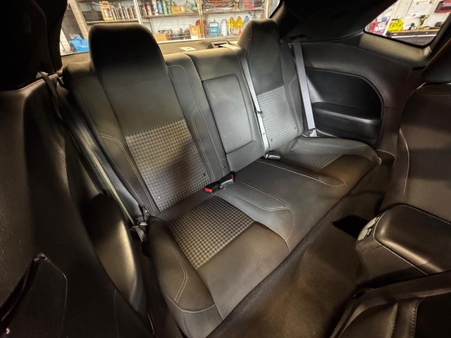2019 Dodge Challenger SXT - Photo 9