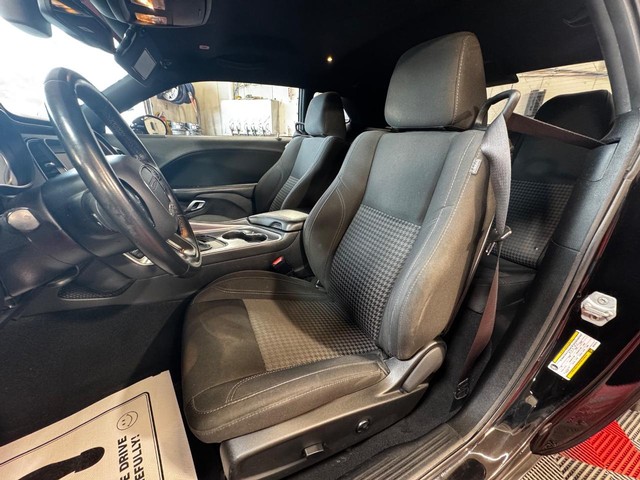 2019 Dodge Challenger SXT - Photo 13