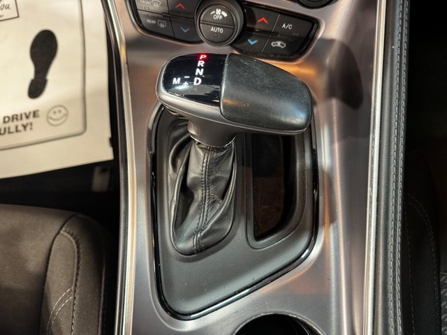 2019 Dodge Challenger SXT - Photo 19