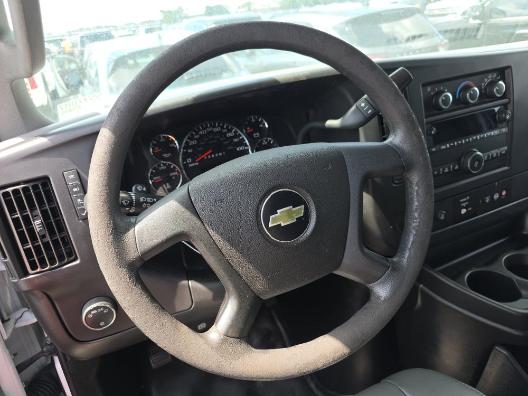 Chevrolet Express Cargo Van Vehicle Full-screen Gallery Image 09