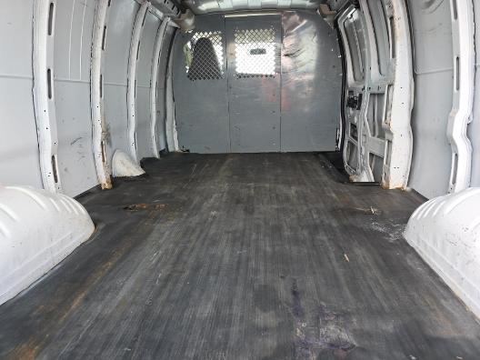 Chevrolet Express Cargo Van Vehicle Full-screen Gallery Image 10